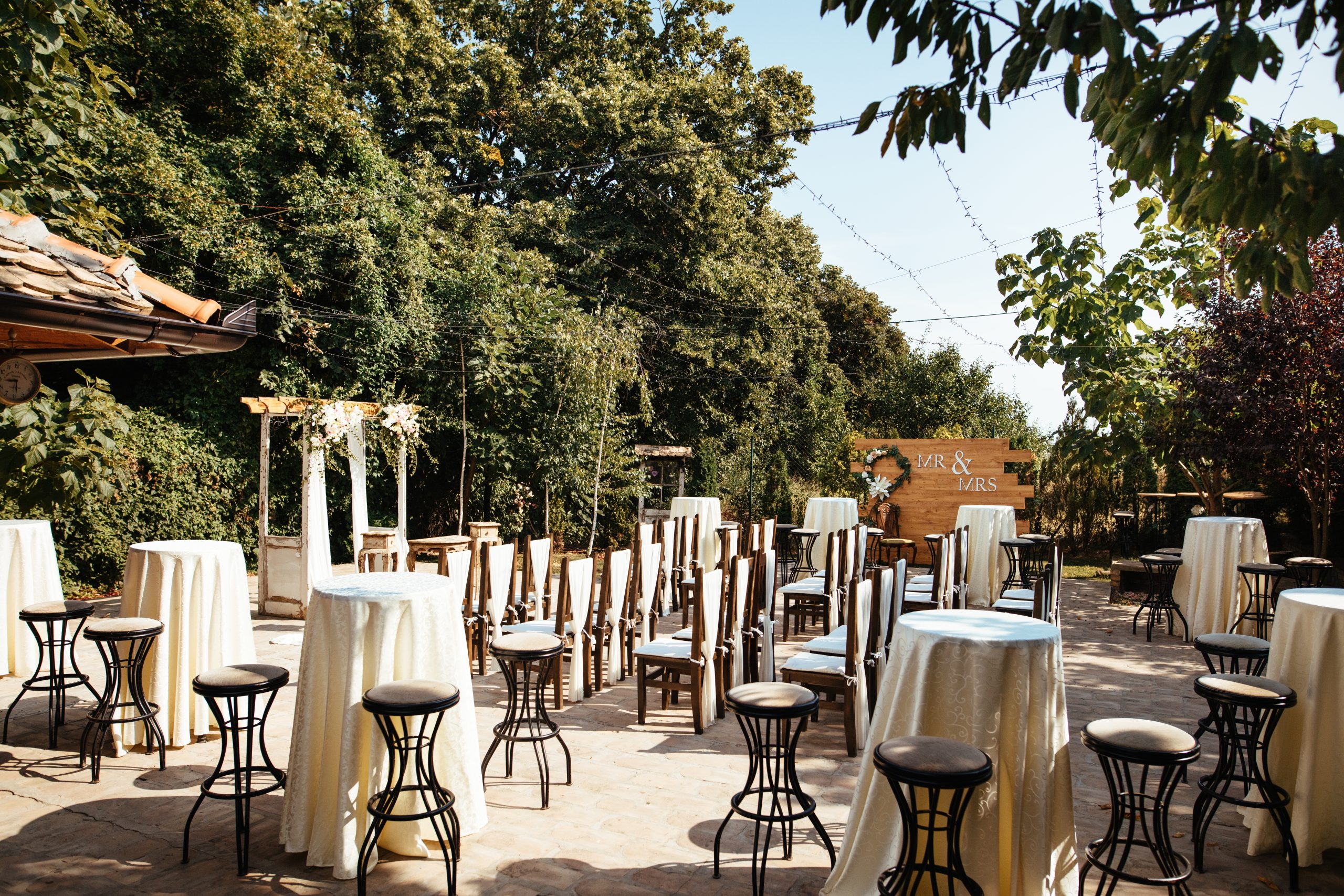 wedding setting marriage ceremony garden scaled